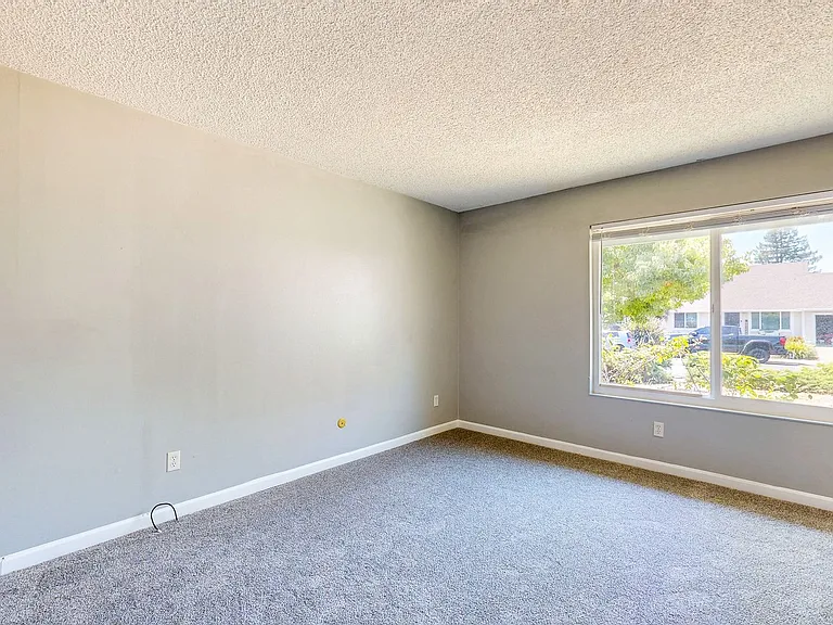 8690 Lords Manor Way — Photo 28