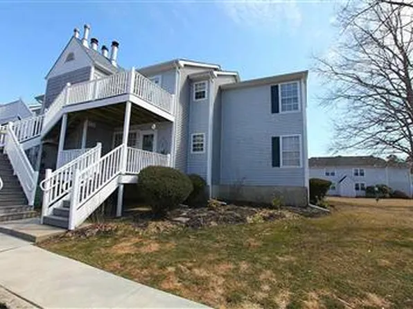 228 London Ct, Egg Harbor Township, NJ 08234