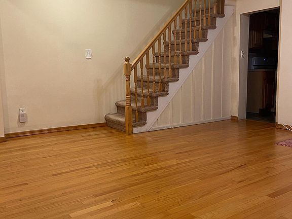 3rd image of 47 Lincoln Ave