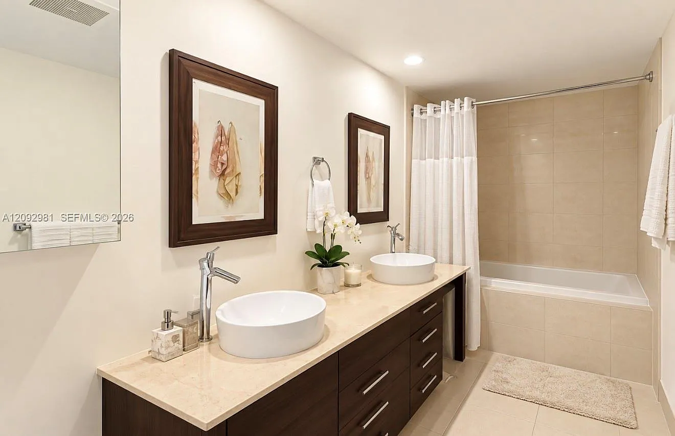Iconbrickell Condo No 1 — Photo 4