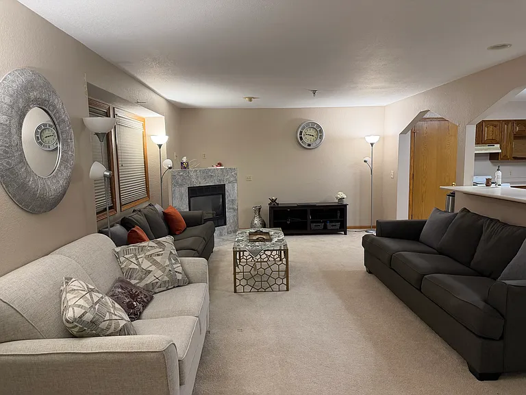 375 Kristin Ct W — Photo 26