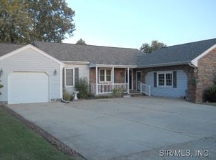 138 Lyle Dr, Hoffman, IL 62250