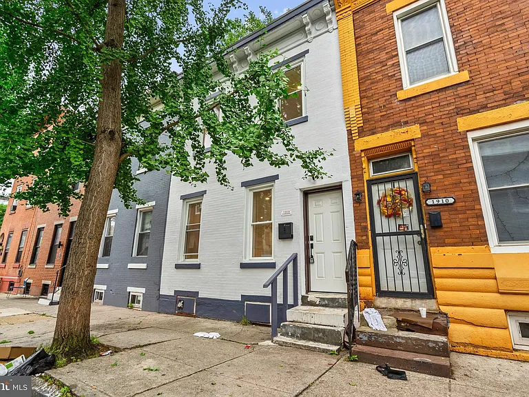 1908 N Croskey St — Photo 2