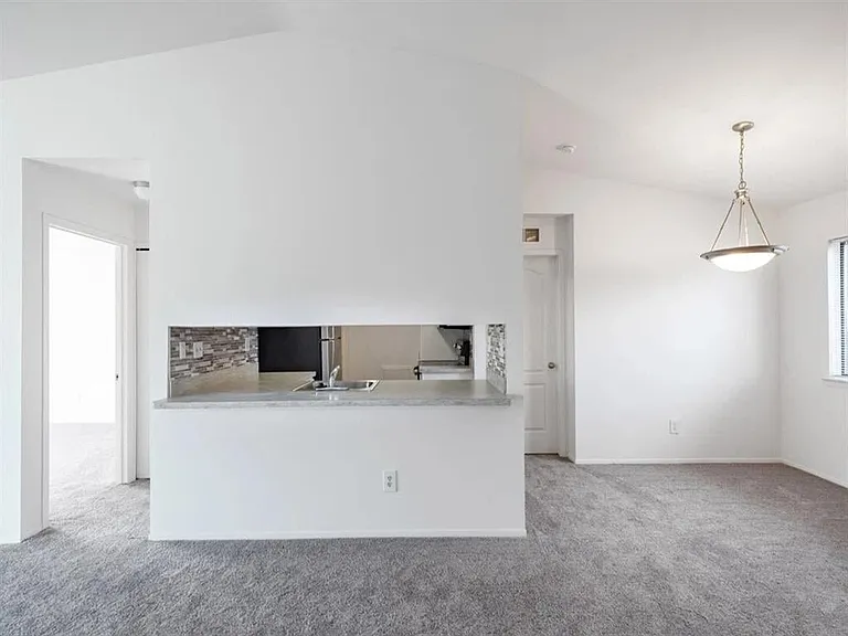 Thornberry Apartments — Photo 14