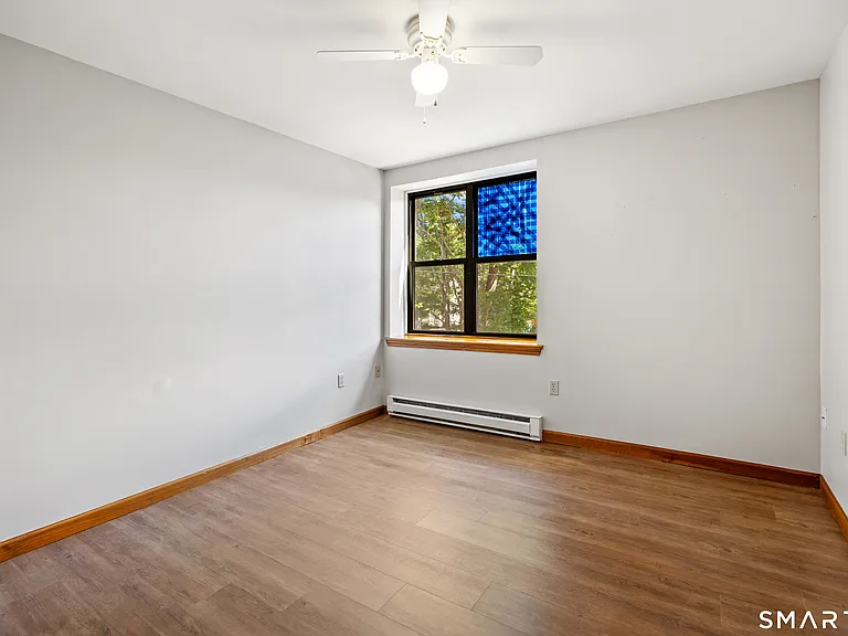 180 N Cherry St #15 — Photo 7