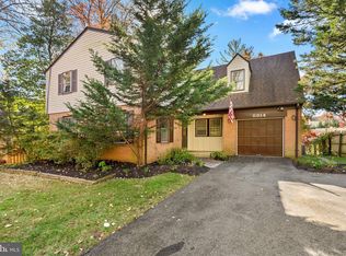 8914 Tuckerman Ln, Potomac, MD 20854