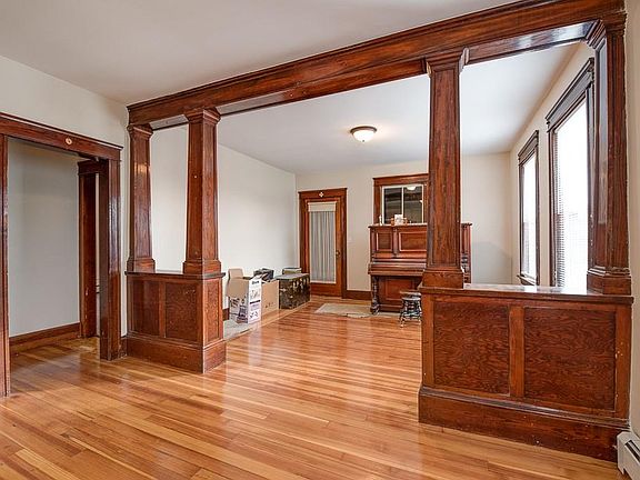 dining/living room 
Piano is gone