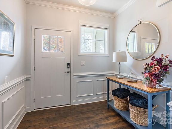 3rd image of 6076 Artigas Dr