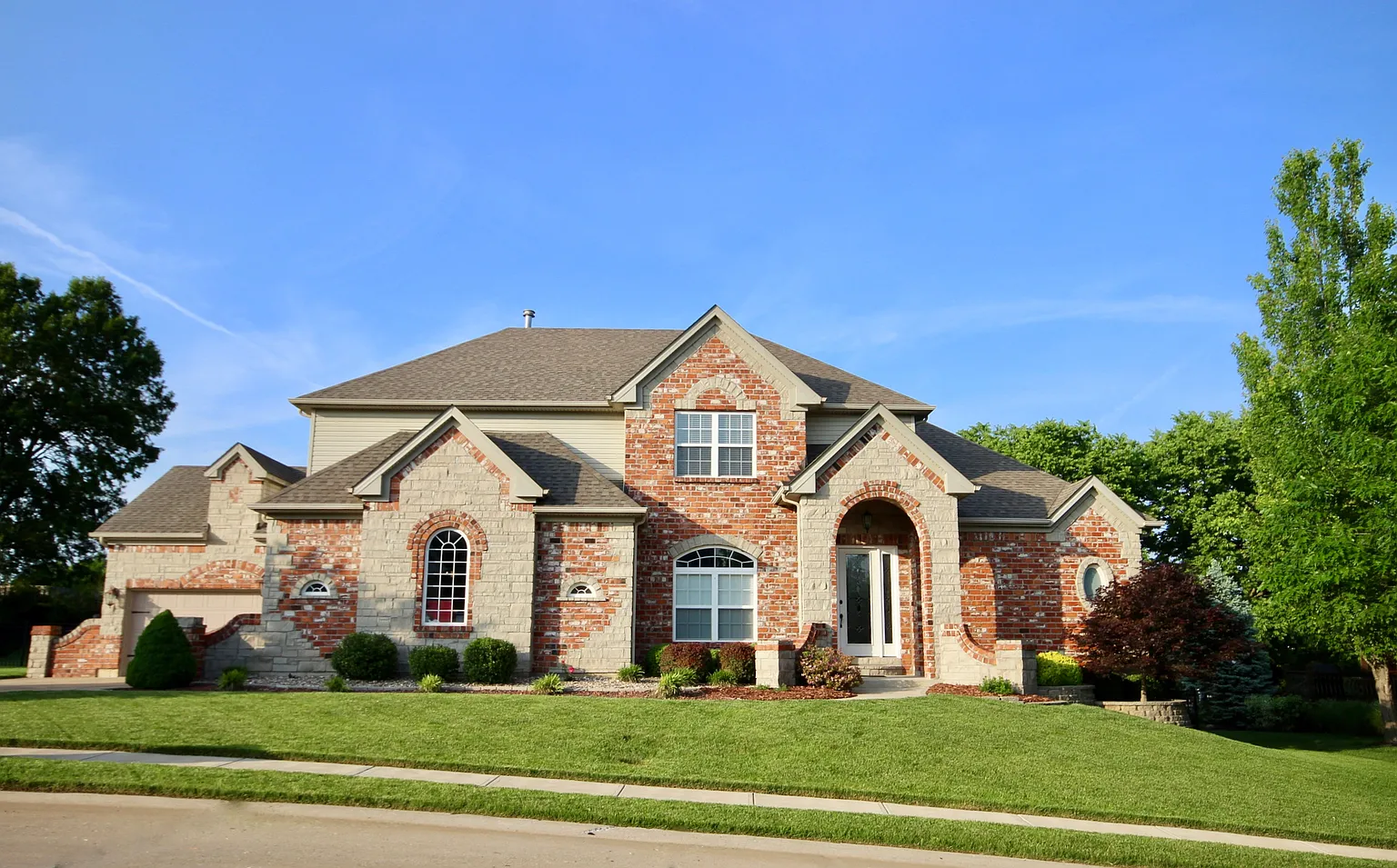 1020 Castleview Ct photo 1