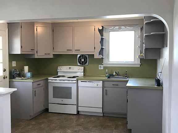 3rd image of 116 Buttonwood Ln