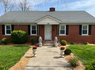 215 Wooldridge Ln, Versailles, KY 40383