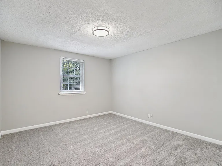 Willow Apartments — Photo 47
