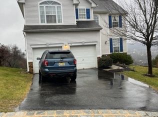 154 Winding Hill Dr, Hackettstown, NJ 07840
