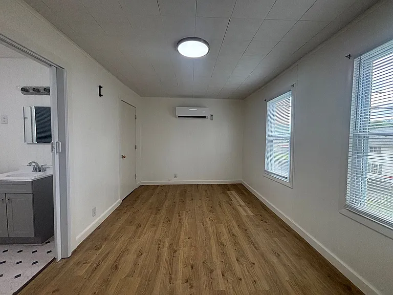 200 Perry St — Photo 18