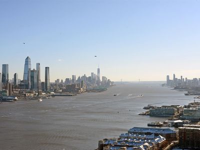 6040 Blvd E APT 33D, West New York, NJ, 07093