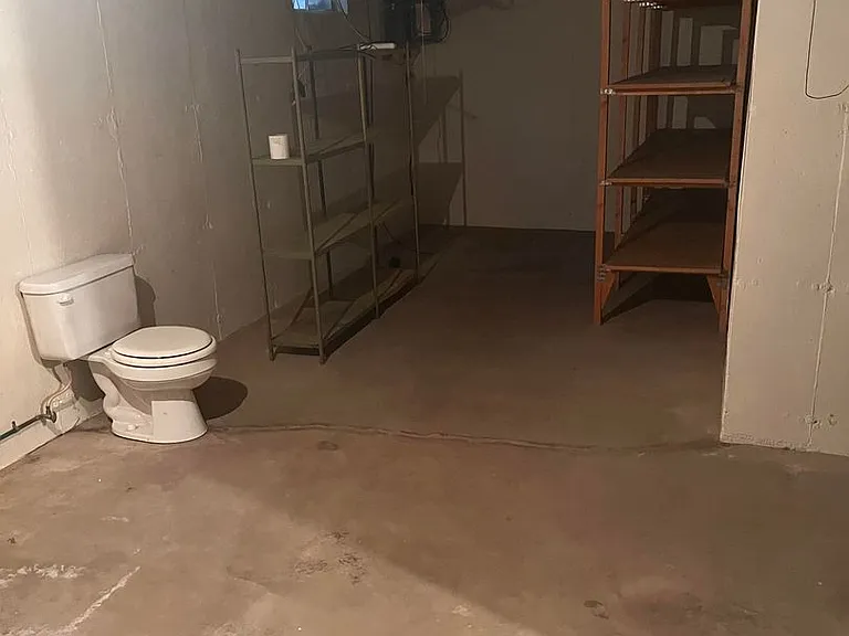 218-220 Lyndhurst Dr — Photo 18