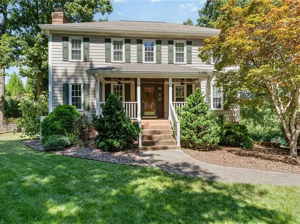 6112 Charlene Dr, Clemmons, NC 27012