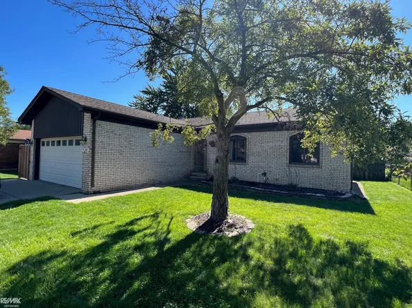 48307 Menter Dr, Chesterfield, MI 48047