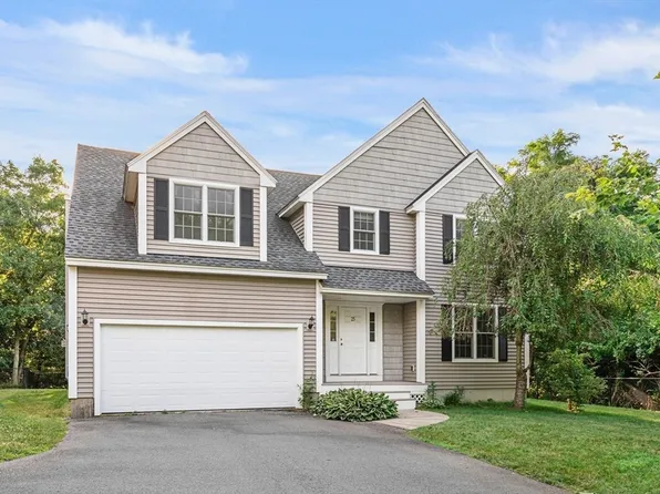 25 Upland Rd, Wakefield, MA 01880