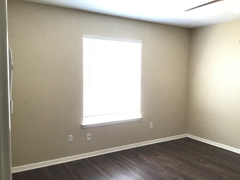 1325 Misty Dr — Photo 10