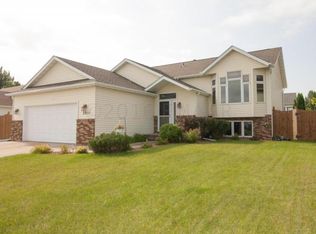2918 36th Ave S, Fargo, ND 58104