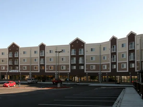Village Plaza Apartments, 33 Village Pkwy #13, Circle Pines, MN 55014