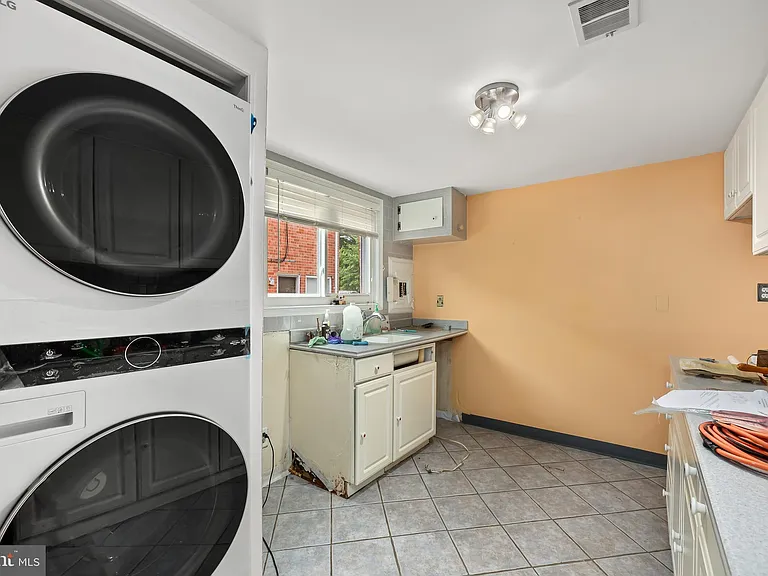 609 Jefferson St #18 — Photo 9