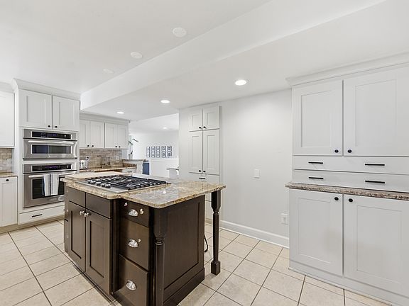 4th image of 124 Villa Rd