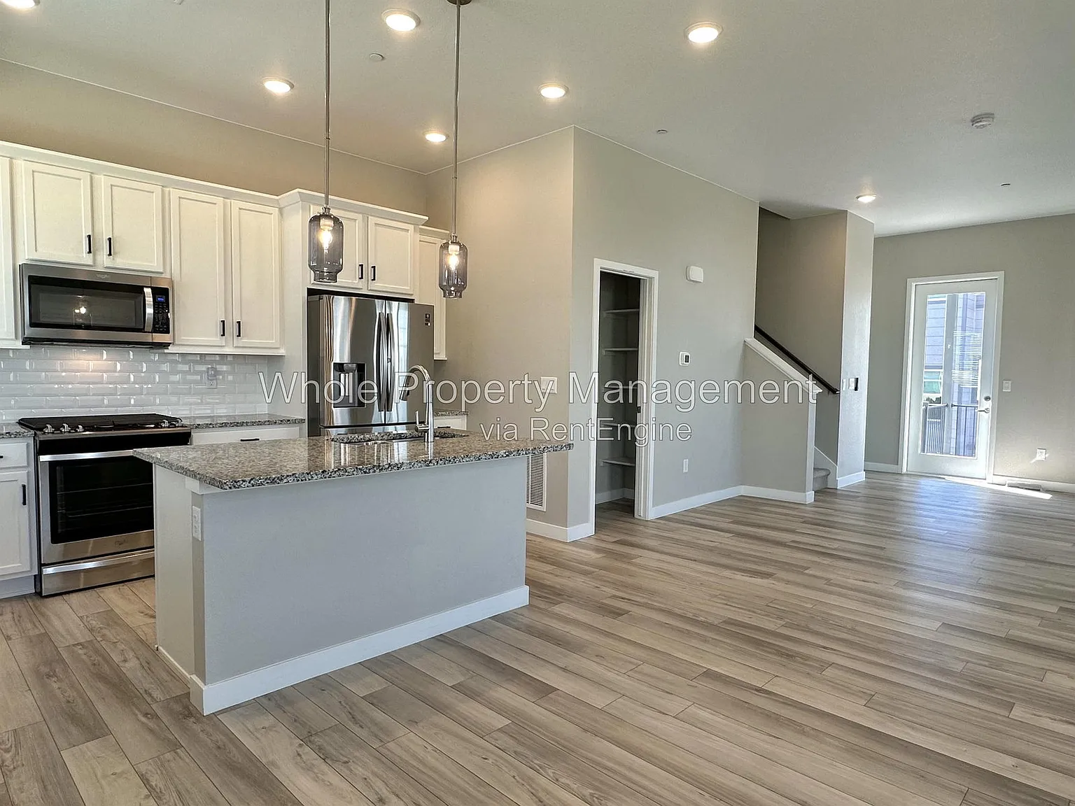 4 bed, 4.0 bath, 2022 sqft, $3,195 — Photo 2