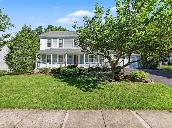 8942 Kenilworth Dr, Burke, VA 22015