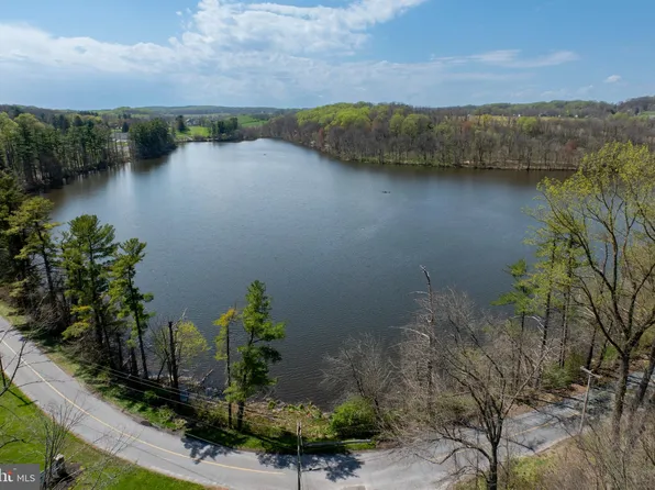146 Zaleski Rd, Coatesville, PA 19320