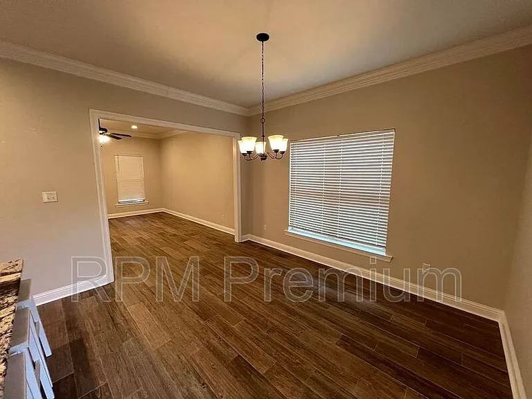 6212 Lake Edge Dr — Photo 11