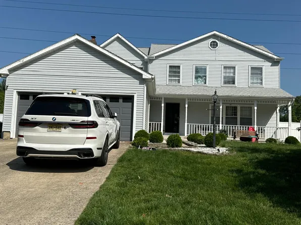 176 Knotty Oak Dr, Mount Laurel, NJ 08054