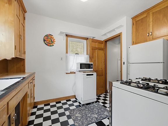 3rd image of 4354 Sheridan Ave N