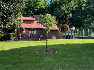 200 River Edge Dr, Kingsport, TN 37660