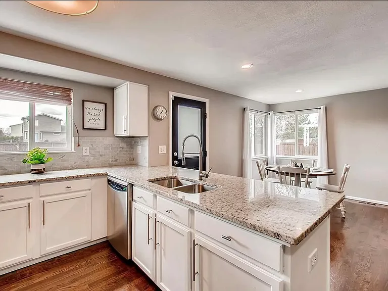 1247 Cedarwood Dr — Photo 9