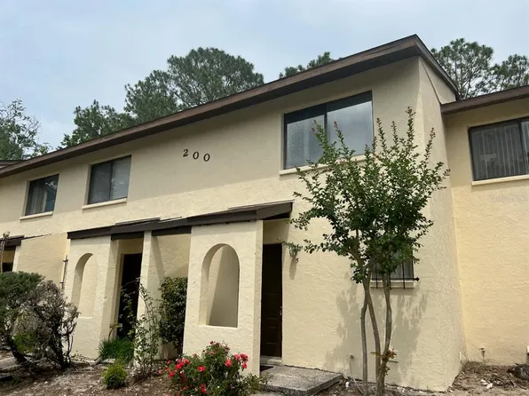 2735 SW 35th Pl APT 205, Gainesville, FL 32608