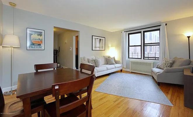 Sold by REMAX Elite | media 8