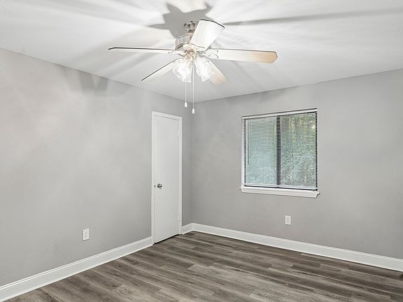 5th image of 18 Weather Hill Cir #L
