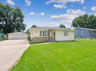 1904 Cornwall Ave, Waterloo, IA 50702