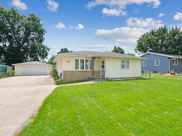 1904 Cornwall Ave, Waterloo, IA 50702