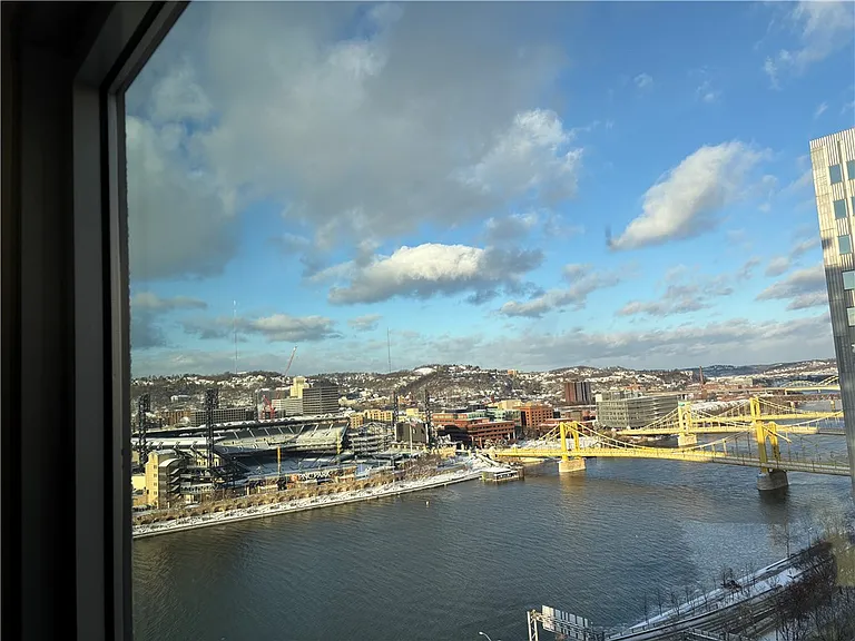 320 Fort Duquesne Blvd #19L — Photo 31