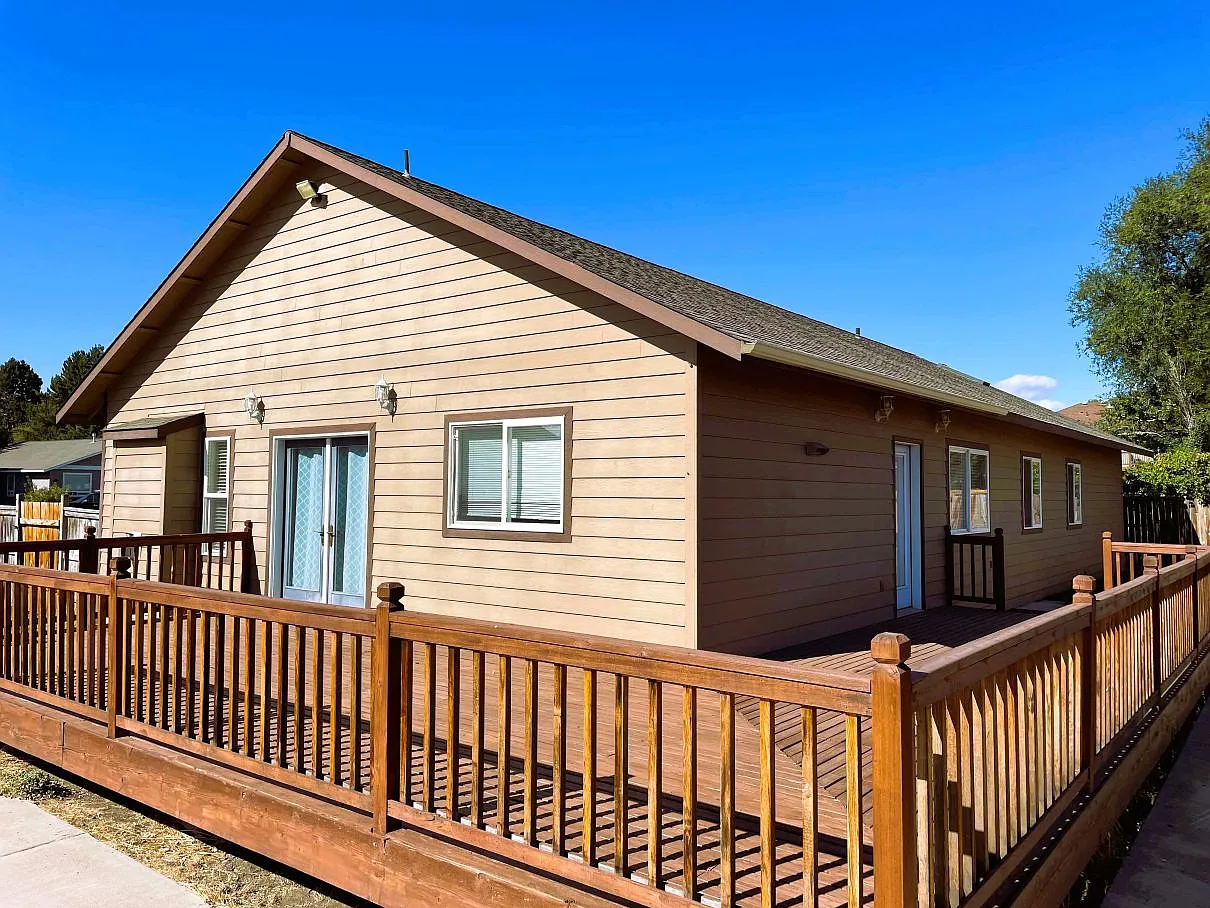 5 bed, 2200 sqft, $2,900 — Photo 4