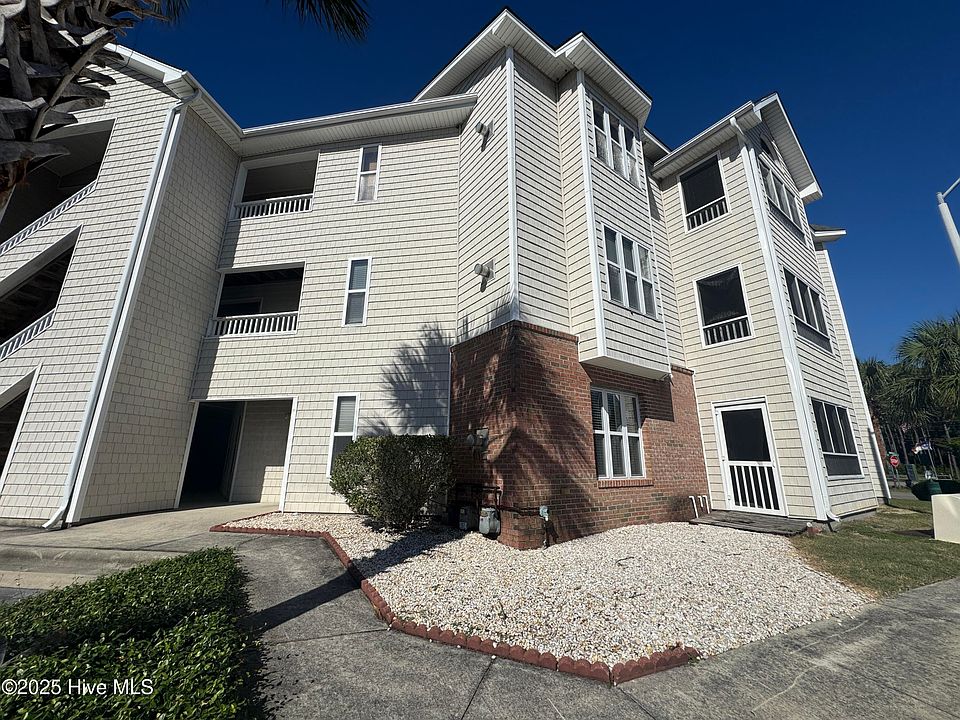1st image of 633 Spencer Farlow Dr Unit 13