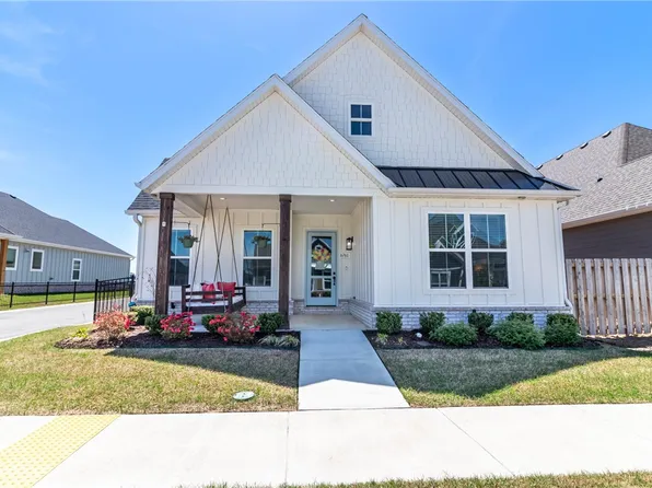 6761 Somerset Pl, Springdale, AR 72762