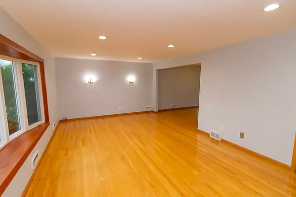 3 bed, 2.5 bath, $4,800 — Photo 3