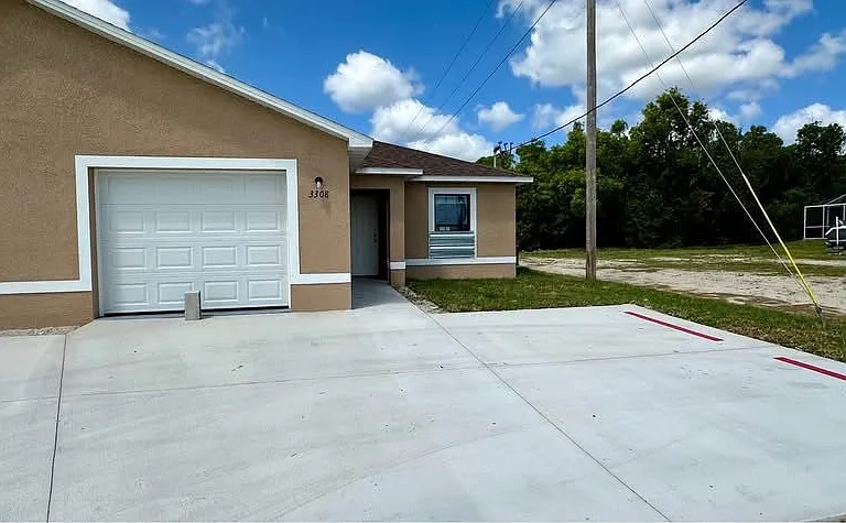 3310 SW 17th Pl #3310 — Photo 3