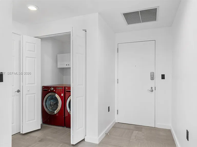 1745 Hallandale Beach Blvd #Penthouse 05W — Photo 2