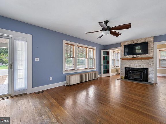3rd image of 406 W Market St