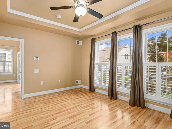 44422 Sunset Maple Dr, Ashburn, VA 20147